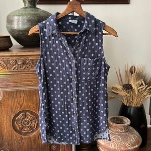 Columbia Sleeveless Button Down Shirt